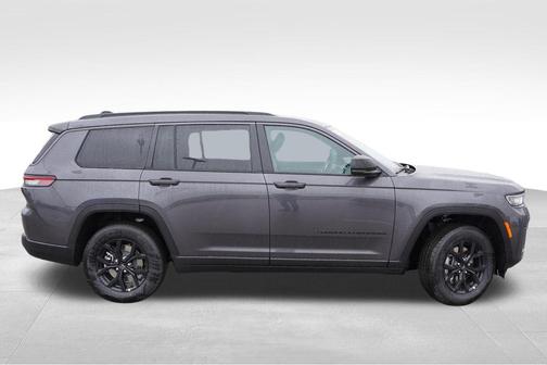 Baltic Gray Metallic Clearcoat 2026 Jeep Grand Cherokee L Altitude