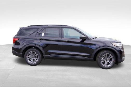 Agate Black Metallic 2026 Ford Explorer Active