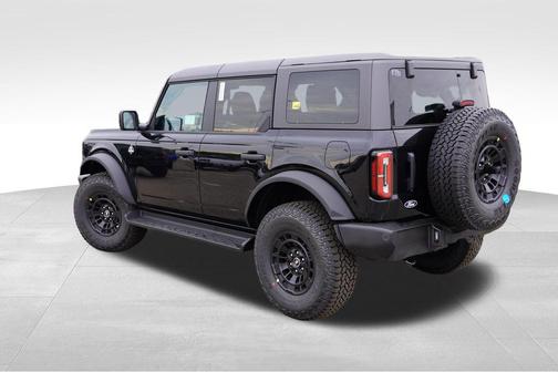 Shadow Black 2026 Ford Bronco Outer Banks