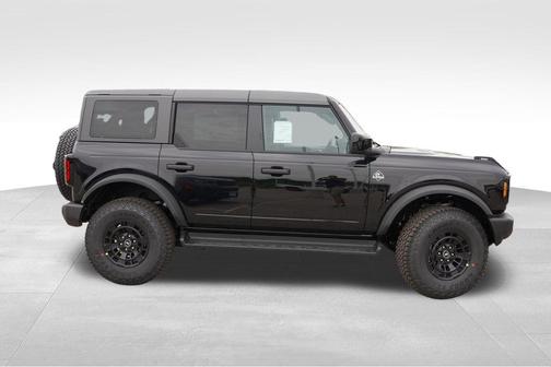 Shadow Black 2026 Ford Bronco Outer Banks