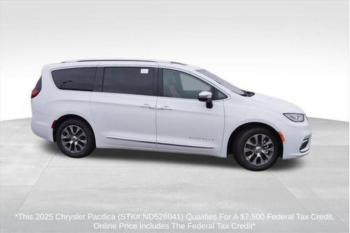 2025 Chrysler Pacifica L