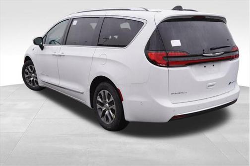 2025 Chrysler Pacifica L