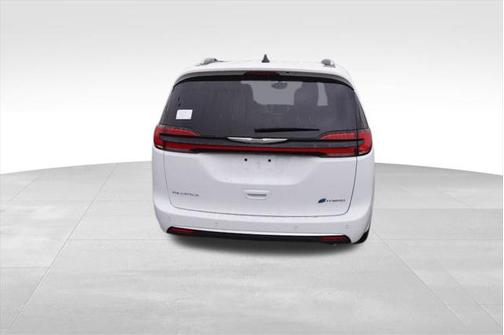 2025 Chrysler Pacifica L