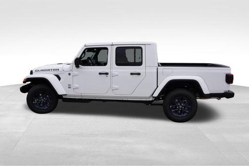 Bright White Clearcoat 2026 Jeep Gladiator 85th Anniversary Edition