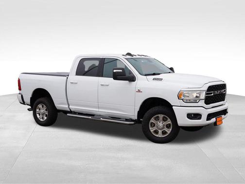 Bright White Clearcoat 2023 RAM 2500 Big Horn Crew Cab 4x4 6'4' Box