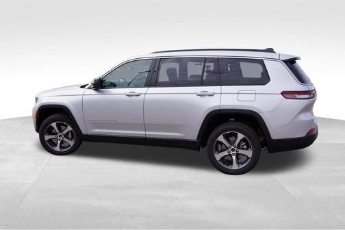 Silver Zynith 2026 Jeep Grand Cherokee L Limited