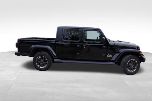 Black Clearcoat 2020 Jeep Gladiator Overland