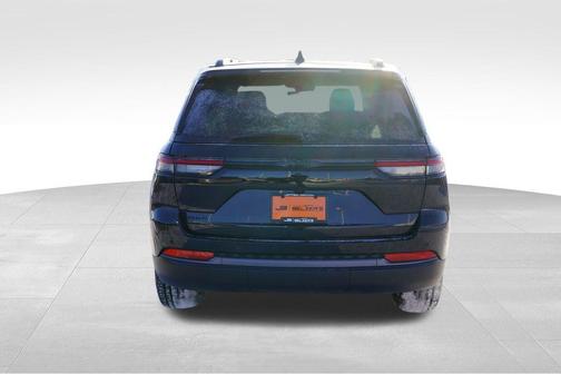 2026 Jeep Grand Cherokee Altitude