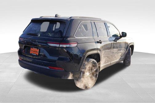 2026 Jeep Grand Cherokee Altitude