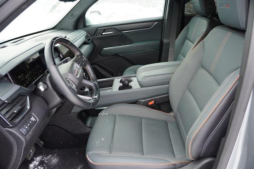 2024 GMC Acadia AWD AT4