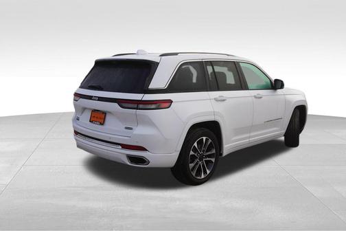 2022 Jeep Grand Cherokee Overland