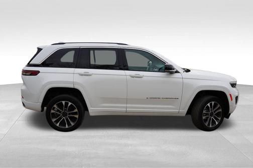 2022 Jeep Grand Cherokee Overland