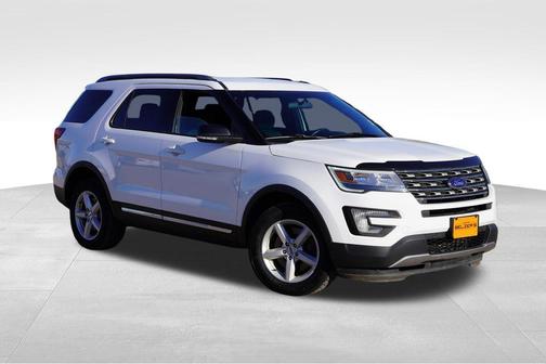 Oxford White 2017 Ford Explorer XLT