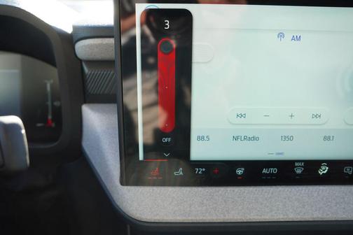 Space White Metallic 2025 Ford Maverick XLT