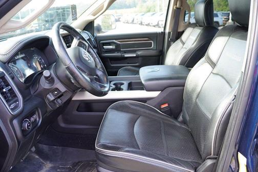 2019 RAM 3500 Laramie Crew Cab 4x4 6'4' Box