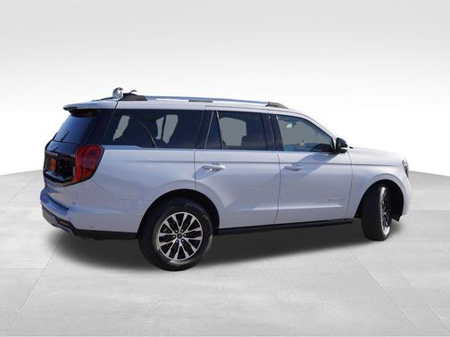 Silver Metallic 2025 Ford Expedition Platinum