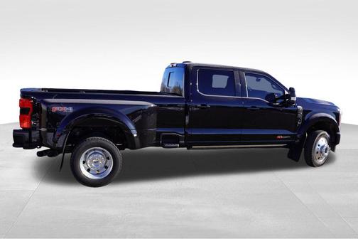 2025 Ford F-450 Platinum