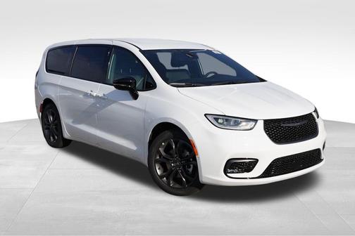 2026 Chrysler Pacifica L