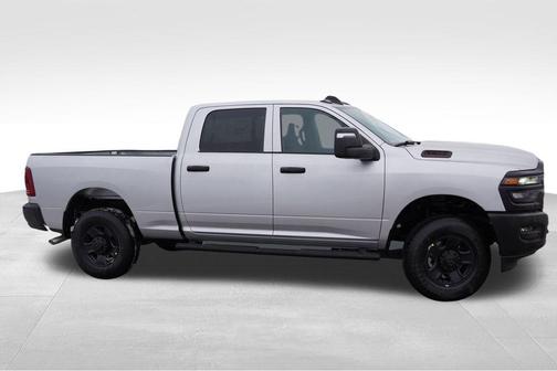 2026 RAM 3500 Tradesman Crew Cab 4x4 6'4' Box