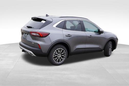 Carbonized Gray Metallic 2025 Ford Escape PHEV SE