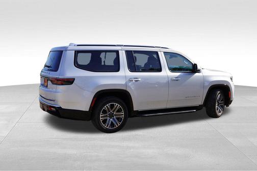 Silver Zynith 2022 Jeep Wagoneer Series III 4x4