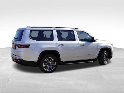 Silver Zynith 2022 Jeep Wagoneer Series III 4x4
