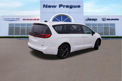 2026 Chrysler Pacifica L