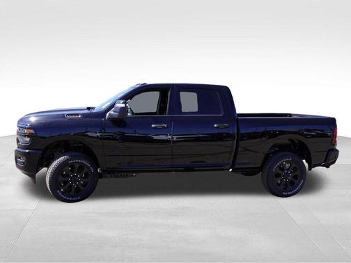 Diamond Black Crystal Pearlcoat 2026 RAM 2500 Big Horn Crew Cab 4x4 6'4' Box