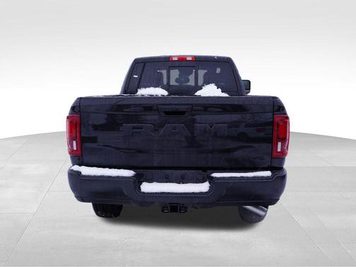 Diamond Black Crystal Pearlcoat 2026 RAM 3500 Tradesman Crew Cab 4x4 6'4' Box