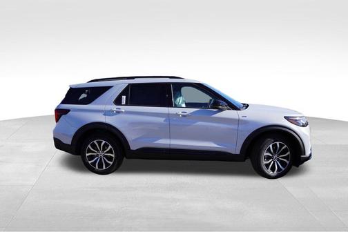 Space White Metallic 2026 Ford Explorer ST-Line
