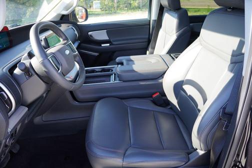 Agate Black Metallic 2025 Ford Expedition Active