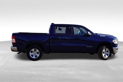 Patriot Blue Pearlcoat 2024 RAM 1500 Big Horn/Lone Star