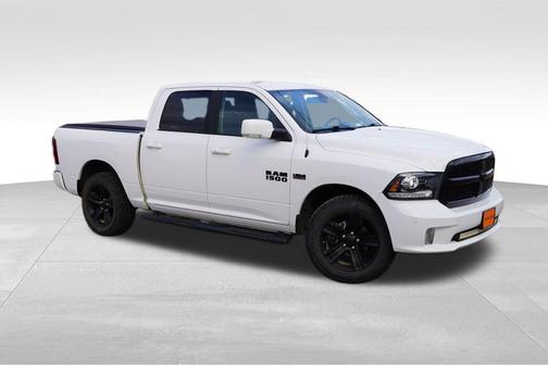 2018 RAM 1500 Night Crew Cab 4x4 5'7' Box