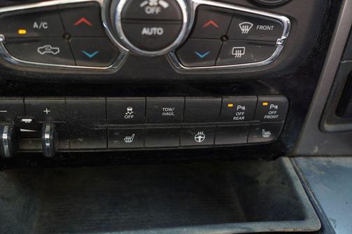 2018 RAM 1500 Night Crew Cab 4x4 5'7' Box