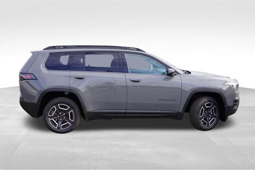 Sting-Gray Clearcoat 2026 Jeep Cherokee Laredo 4x4