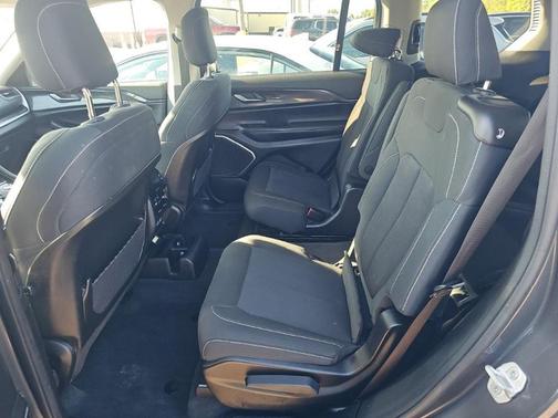 2022 Jeep Grand Cherokee L Laredo