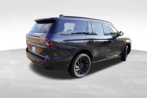 Starlight Gray Premium Colorant 2025 Lincoln Navigator Reserve