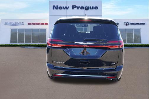 2026 Chrysler Pacifica L