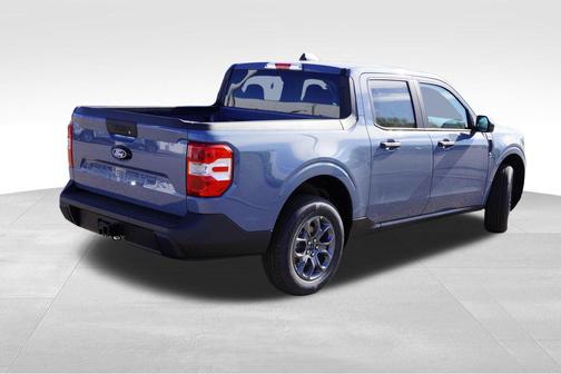 Azure Gray Metallic Tri-Coat 2026 Ford Maverick XLT
