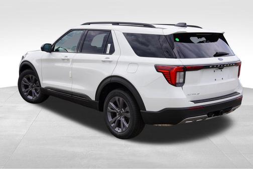 Star White Metallic Tri-Coat 2026 Ford Explorer Active