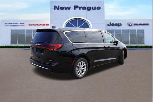 2025 Chrysler Pacifica L