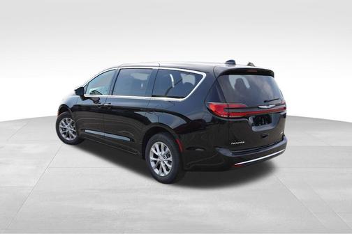 2025 Chrysler Pacifica L