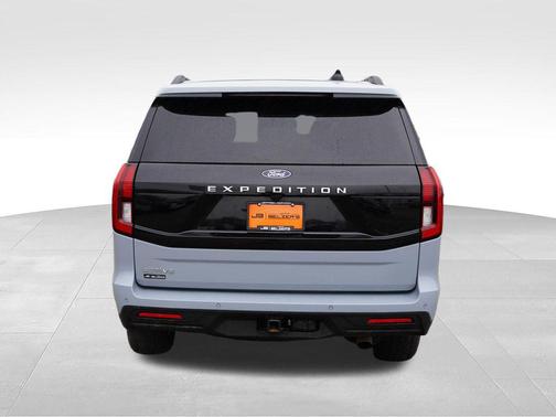 Glacier Gray Metallic TriCoat 2025 Ford Expedition Active