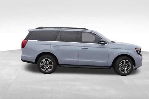 Glacier Gray Metallic TriCoat 2025 Ford Expedition Active