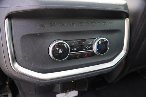 Oxford White 2025 Ford Expedition Max Platinum