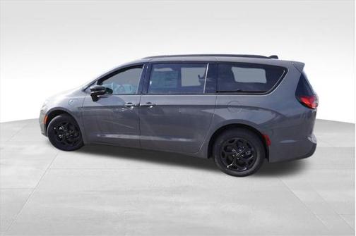 2025 Chrysler Pacifica Hybrid Premium S Appearance Pkg