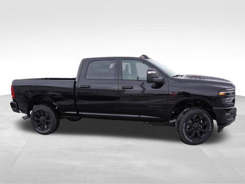 Diamond Black Crystal Pearlcoat 2026 RAM 2500 Laramie Crew Cab 4x4 6'4' Box