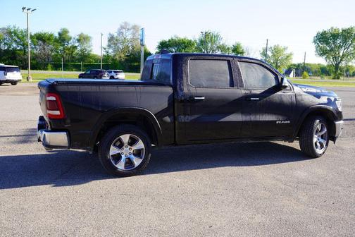 Diamond Black Crystal Pearlcoat 2020 RAM 1500 Laramie