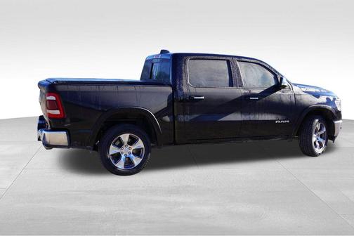 Diamond Black Crystal Pearlcoat 2020 RAM 1500 Laramie