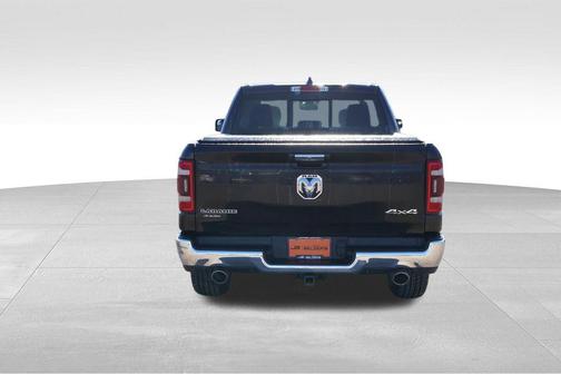 Diamond Black Crystal Pearlcoat 2020 RAM 1500 Laramie